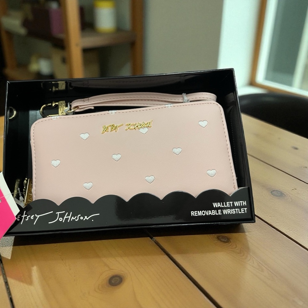 Betsey Johnson Pink Heart Wristlet Clutch - Picture 2 of 2